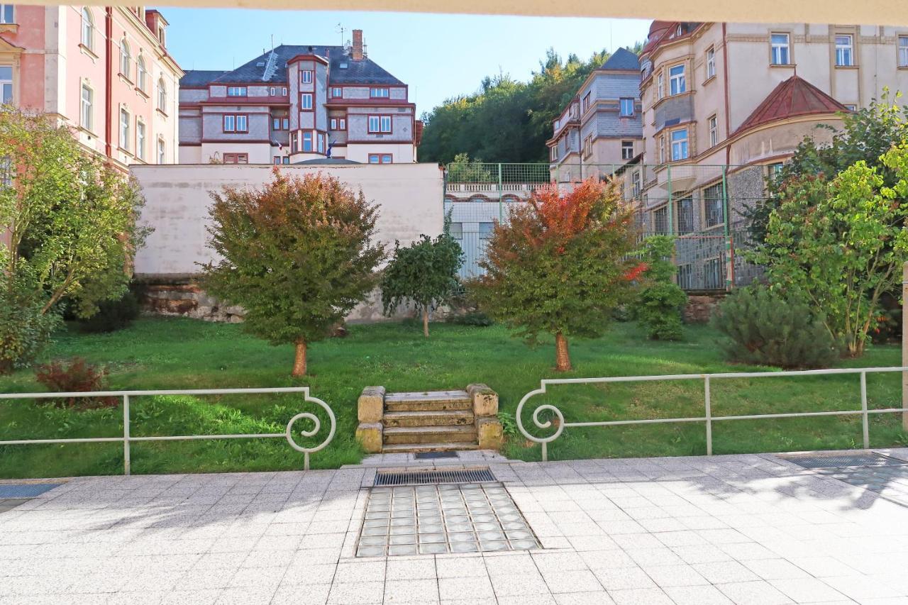 Apartment Themis Karlsbad Buitenkant foto
